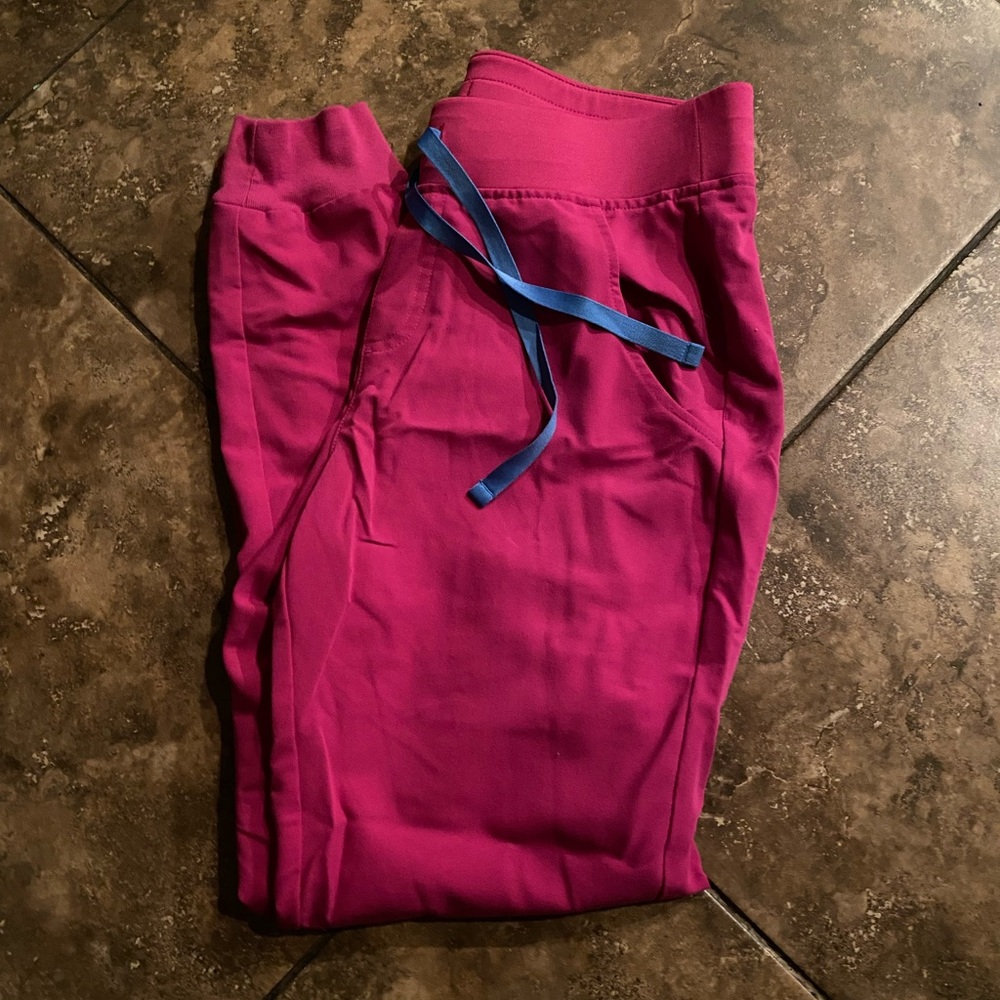 Figs scrubs